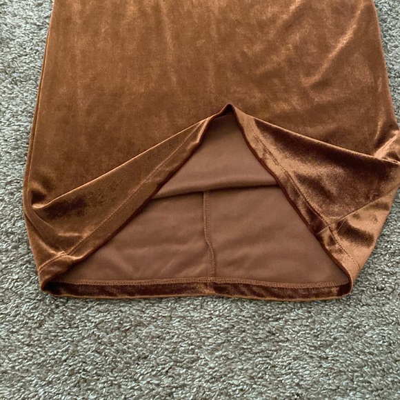 Zara | NWOT Brown Velvet Simple Midi Dress - Picture 4 of 6
